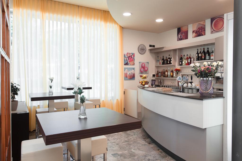 Hotel Olympic มิลาโน แมริตทิมา ภายนอก รูปภาพ