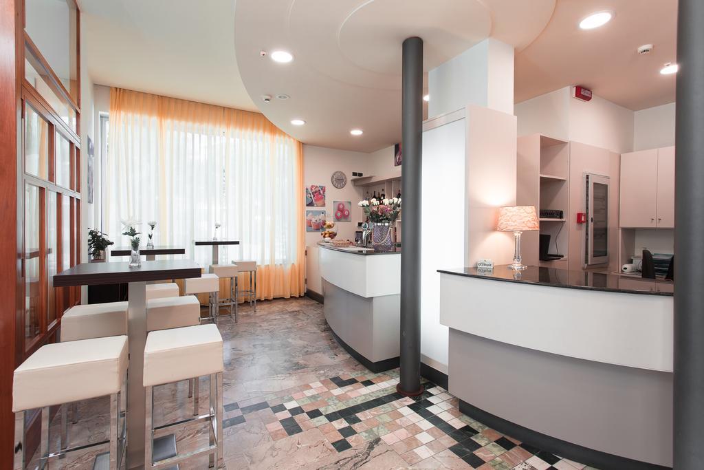 Hotel Olympic มิลาโน แมริตทิมา ภายนอก รูปภาพ